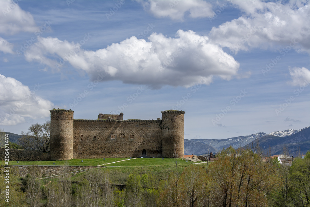 Castillo de  Valdecorneja en el Barco de Avila 