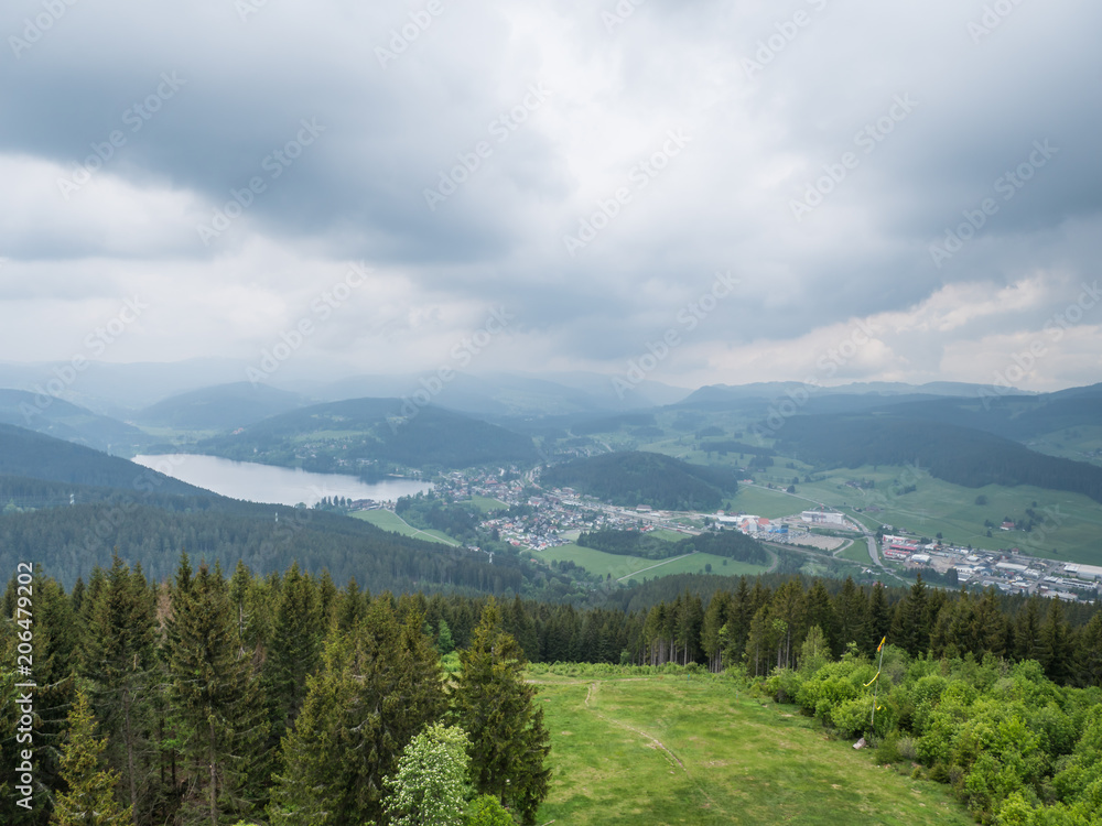 Gewitter über dem Titisee im Schwarzwald