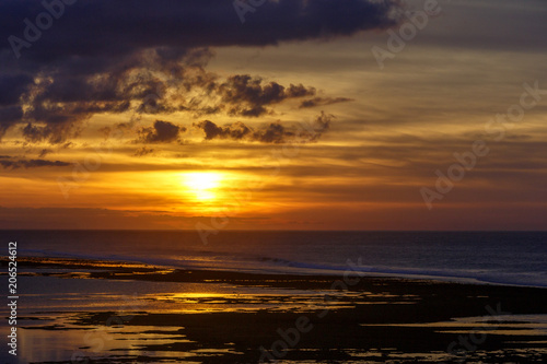 Sunset over indian ocean © Sokirlov