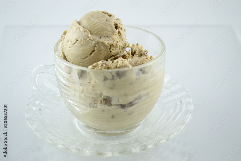 ice cream, cinnamon ice cream, cinnamon