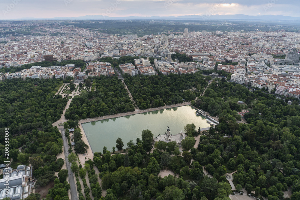 Obraz premium Air view of Retiro Park in Madrid, Spain