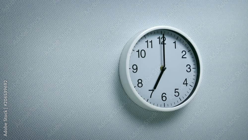 7 O'Clock - Wall Clock Moving Shot 7 O'Clock - Wall Clock Moving Shot