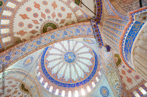 Canvas Print Interior of famous Blue mosque in Istanbul, Turkey