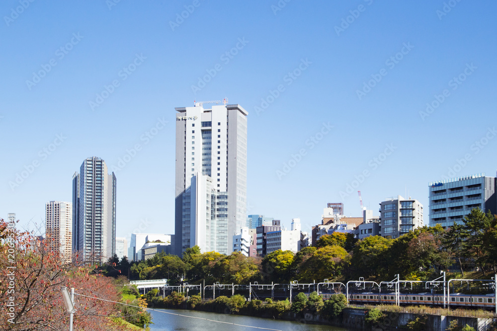 市ヶ谷駅付近からの外堀の風景