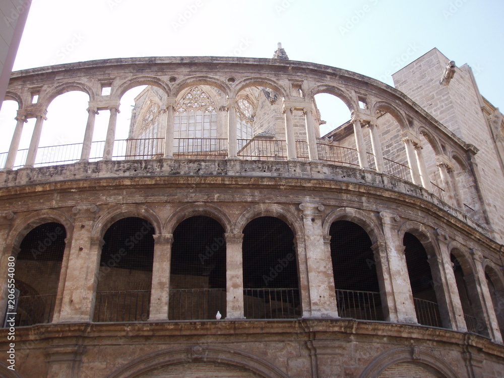 Obraz premium Ancient, ancient civilization, arch, Archaeology, arched, architectural, column, Architecture, building exterior, built structure, Clear sky, day, history, Low angle view, Nature, no people, old, old 