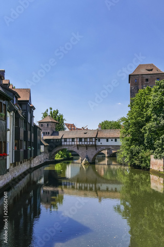 Pegnitz river with Henkersteg and Henkerhaus, Nuremberg, Middle Franconia, Franconia, Bavaria, Germany, Europe © pwmotion