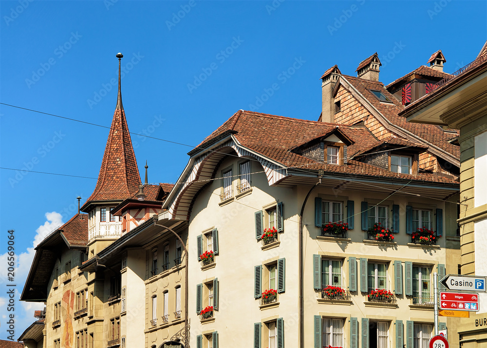 Obraz premium Historical building with spire Hotelgasse street in Bern
