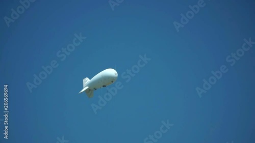 Aerostat in the sky observes the environment and makes meteorological observations.