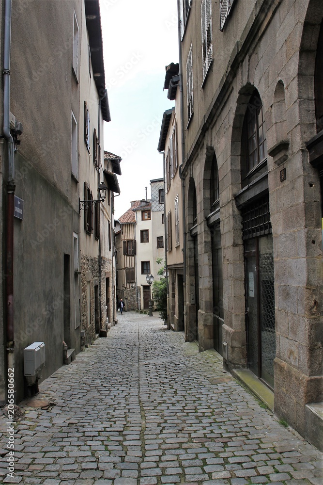 Rue pavée à Limoges.