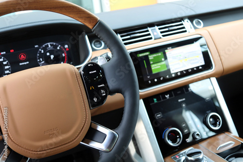 Foto Lenkrad im Luxus SUV