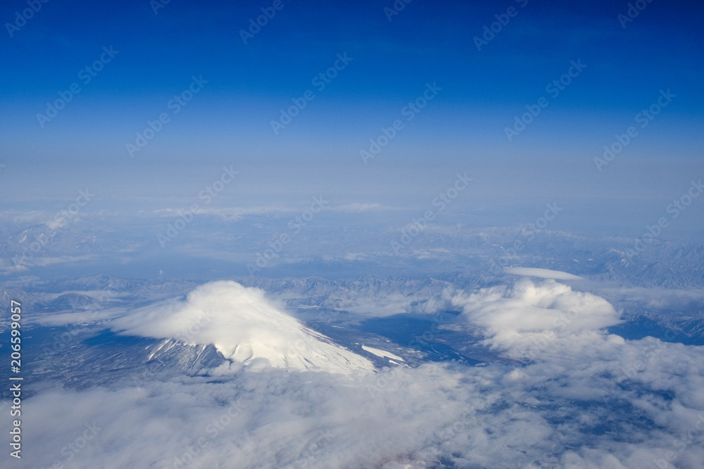 笠雲がかかった富士山