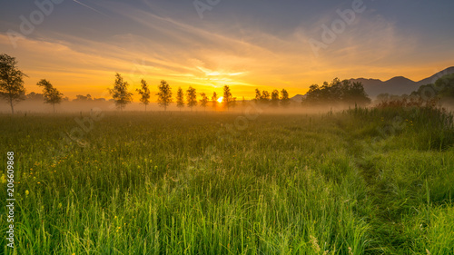 Sonnenaufgang ,Kochelsee © T. Linack