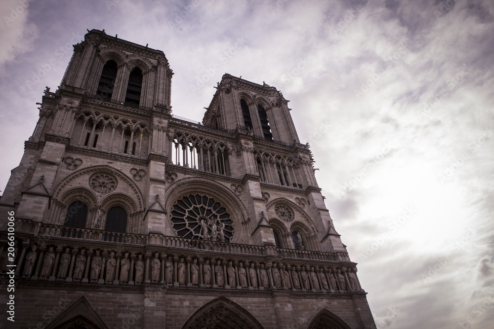 fachada catedral notredam