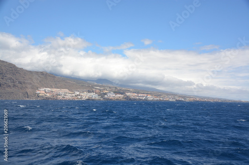 Pueblo costero en la isla de Tenerife