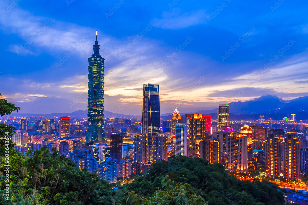 Obraz premium Nocny widok na Tajpej, Tajwan