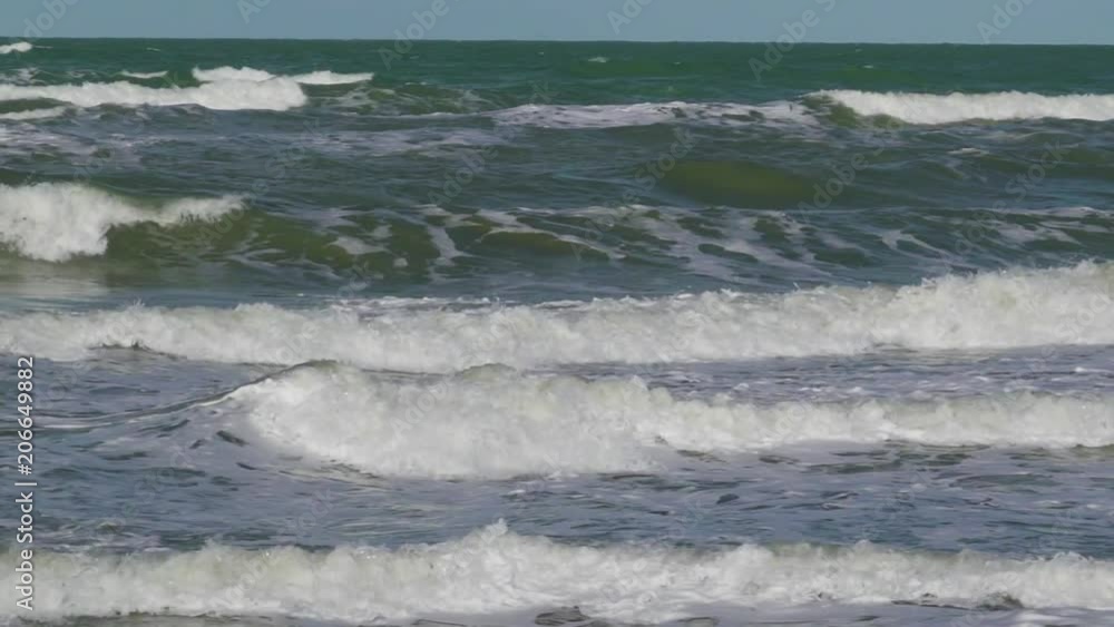17688_The_waves_on_the_sea_going_to_the_coastal_area.mp4 17688_The_waves_on_the_sea_going_to_the_coastal_area.mp4