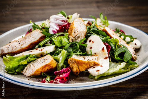 Greek salad with grilled chicken