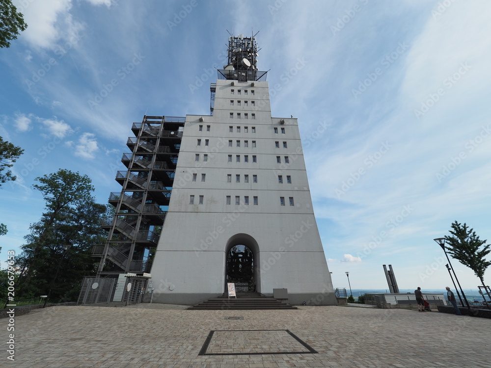 Der Schaumbergturm ist ein Aussichtsturm mit auf dem Schaumberg bei Theley im Saarland 
