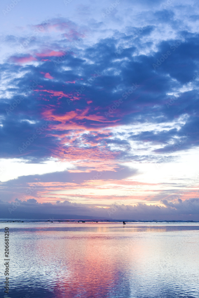 Fototapeta premium 夕暮れの海