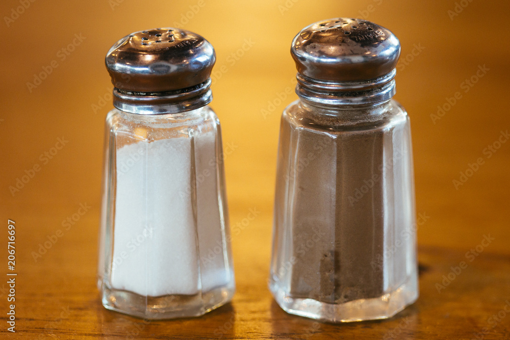 salt and pepper shakers salt and pepper shakers