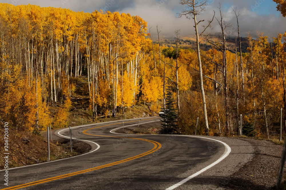 Fototapeta premium Scenic view to the highlands on the byway 12 in Utah, USA
