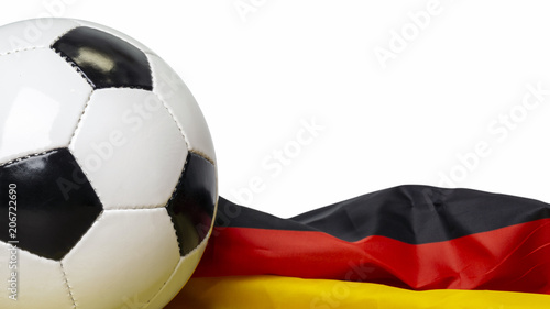 lederball mit deutsche flagge - isoliert.