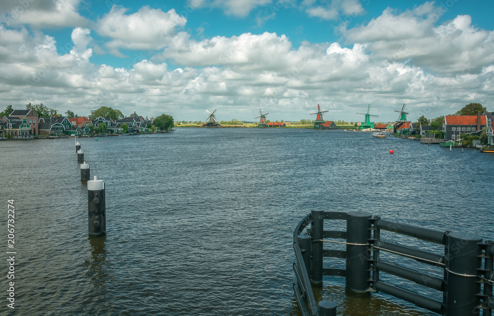 Obraz premium Panorama of the windmills at the Zaanse Schans