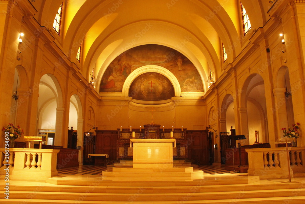 Autel de l'église Saint Jean Baptiste de Grenelle à Paris
