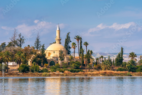 Obraz na płótnie Hala Sultan Tekke Mosque in Larnaca Cyprus w salonie
