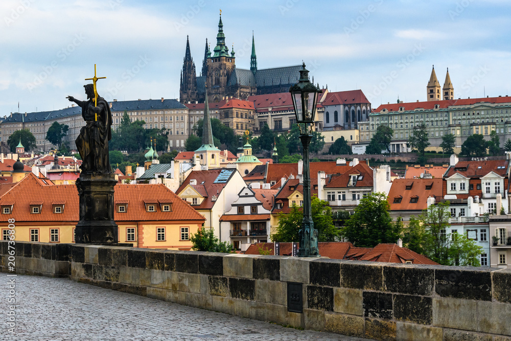 Obraz premium View of Cathedral and Castle from Charles Bridge, Prague, Czech Republic