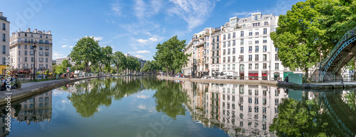 Photography Quai de Valmy und Kanal Saint-Martin in Paris, Frankreich