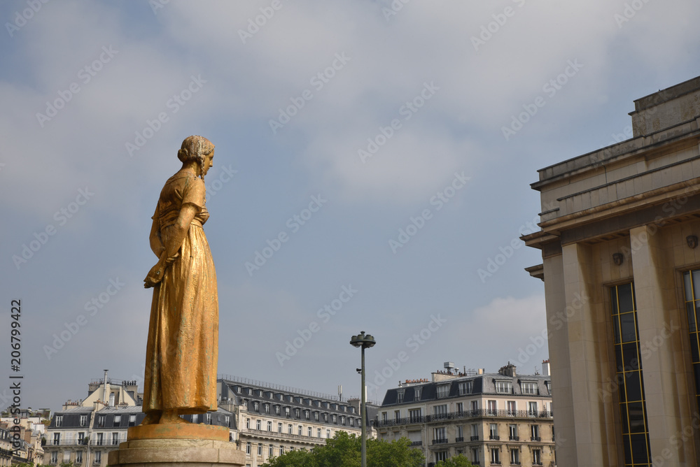 Statue du palais Chaillot à Paris, France