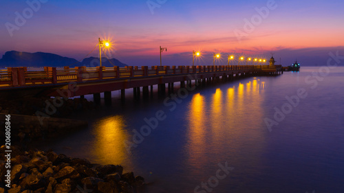 Twilight befor sunrise at Prachuap bay, Armphoe Mueang, Prachuapkhirikhan, Thailand. © watzz