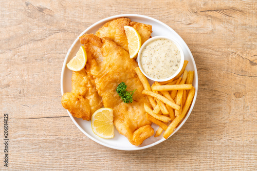 Fotografía fish and chips with french fries
