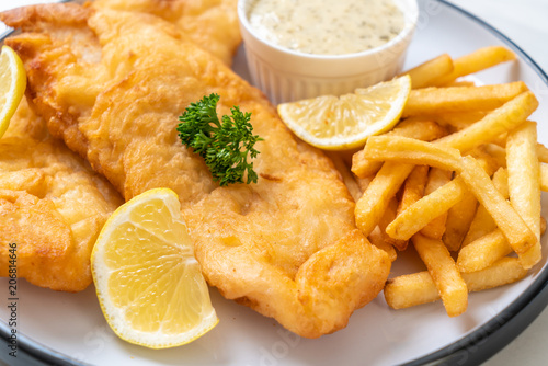 Tableau sur toile fish and chips with french fries