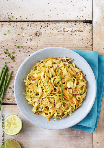 Tagliatelles de légumes au curry photo