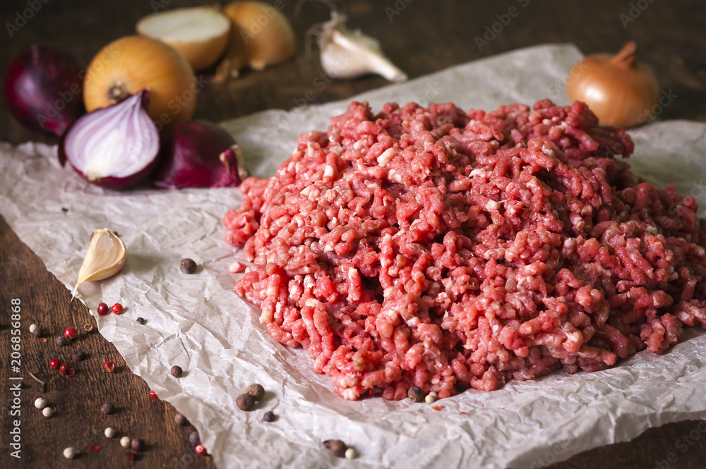 Raw ground meat with onion, garlic, pepper