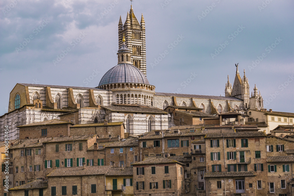 Fototapeta premium Picturesque view of Siena cathedral