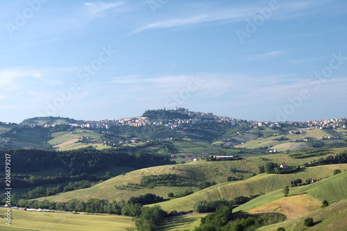 regione Marche,Fermo,Italia,colline,panorama,paesaggio,campi,rurale