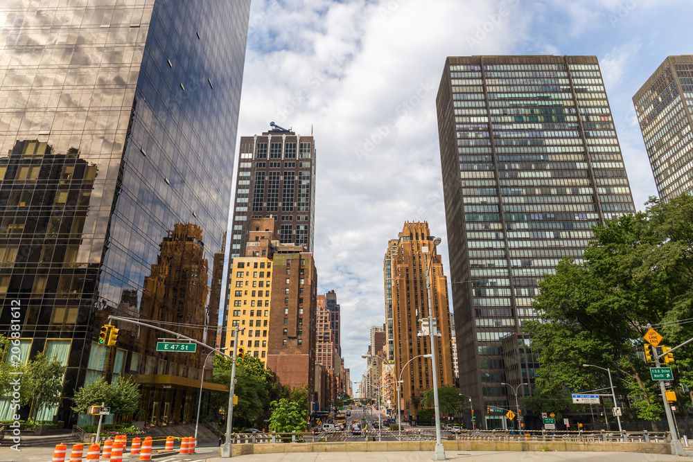 Obraz premium Manhattan, E 47st 1st Avenue intersection