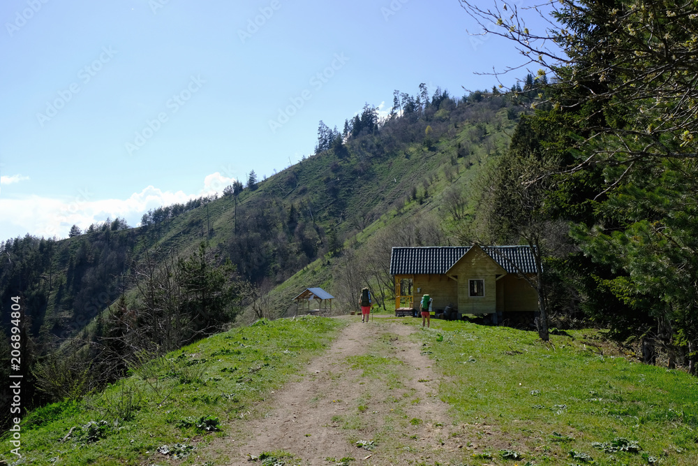 Gruzja, Park Narodowy Borjomi – Kharagauli -  górskia chatka Lomis Mta Tourist Shelter