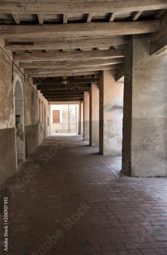 Sabbioneta  in provincia di Mantova  Italia. Il portico della Sinagoga.