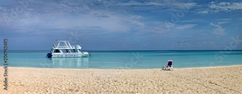 Panoramas of the sea and islands