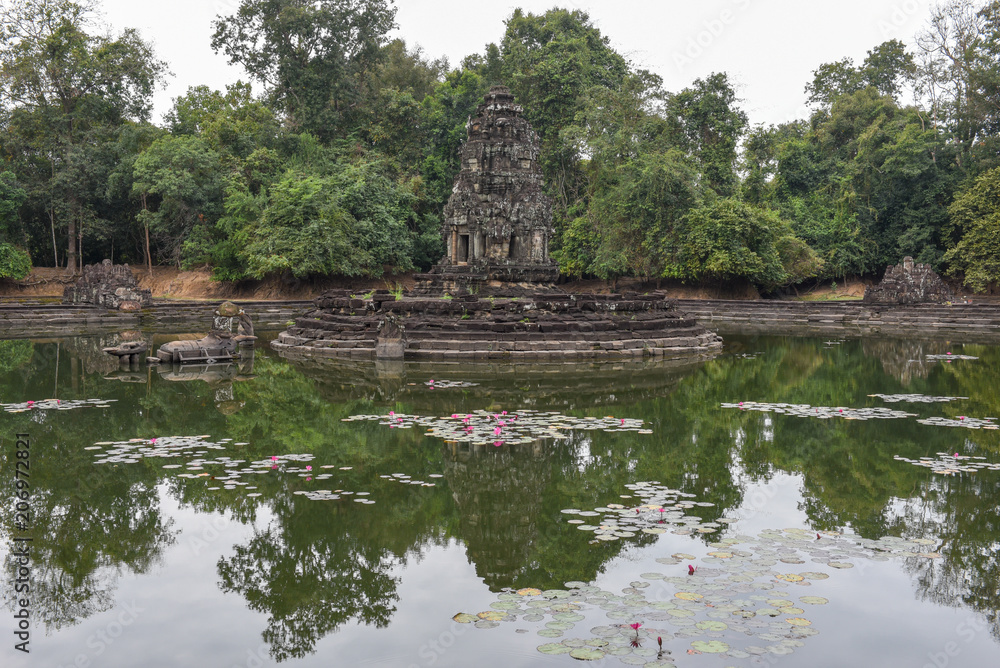 Fototapeta premium View of the island temple Preah Neak Poan at Angkor