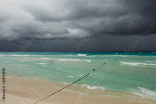 tormenta tropical sobre mar caribe photo