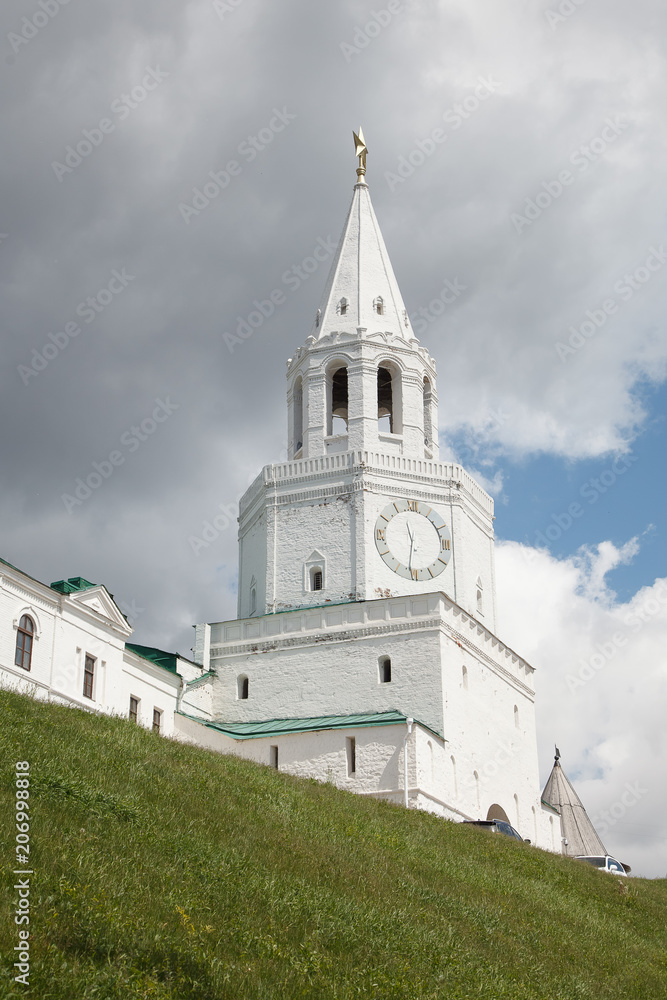 Fototapeta premium Central tower and main entrance to Kazan kremlin - Spasskaya