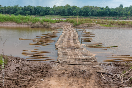 Bambusbrücke über den Mekong