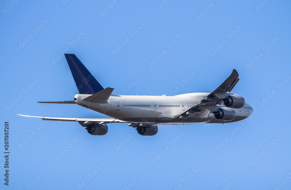 Obraz premium Passanger airplane taking off