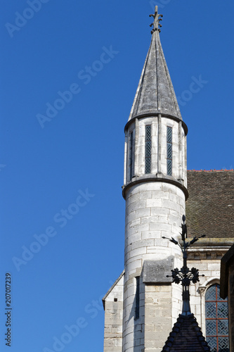 Une tour de Notre-Dame de Dijon