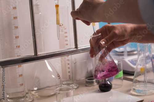 Fotografie Lab assistant testing water quality